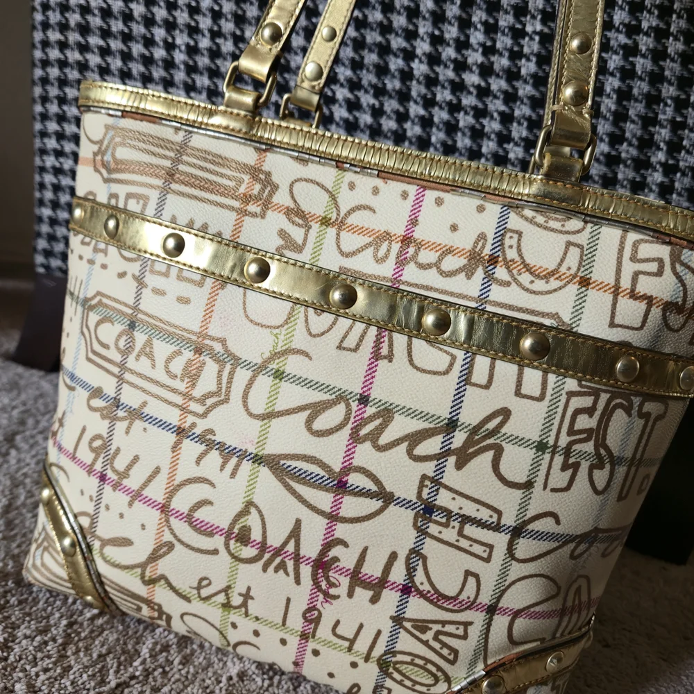 Coach authentic scribble